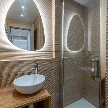 아파트 Renovated Flat 250m From The - Town Centre *