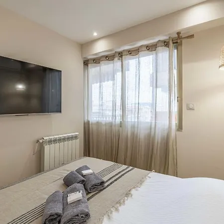아파트 Renovated Flat 250m From The - Town Centre 앙티브