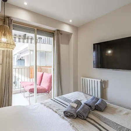 Renovated Flat 250m From The - Town Centre 아파트 앙티브